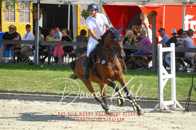Gut Blee25_Zwei Phasen Springprfg S_0068 | Turniersportfotografie; Pferdefotografie; Dressurfotografie