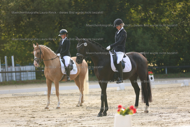 HG9A7417 | laurarinckfotografie - Realisiert mit Pictrs.com