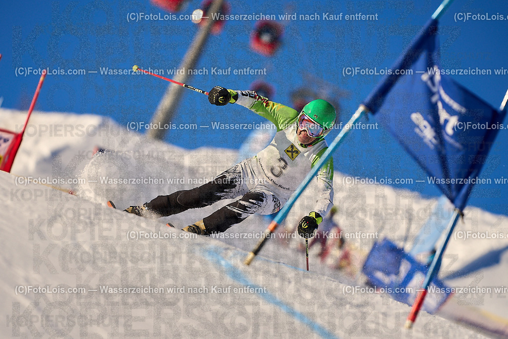 ALP2359_MASTERS-Cup_GS-B Herrn_Holl Erwin | (C)FotoLois.com, Alois Spandl. FIS Masters-Cup Wildschönau, Giant Slalom auf der Piste Schatzberg GS, Siegerehrung auf dem Dorfplatz Niederau, Sa 13. Januar 2024.