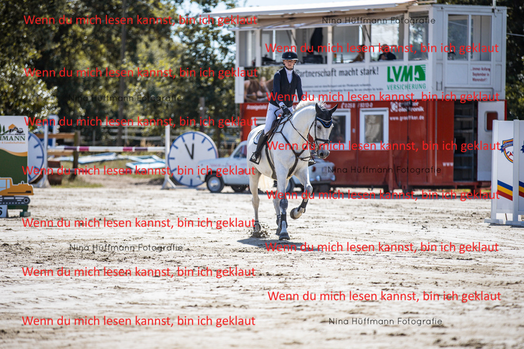 BK1A6268 | Turnierbilder Turnierfotos Nina Hüffmann Turnierfotografie Pferdefotografie Tierzeichnung Haustierzeichnung Pferdezeichnung Hundezeichnung Videograf  - Realisiert mit Pictrs.com