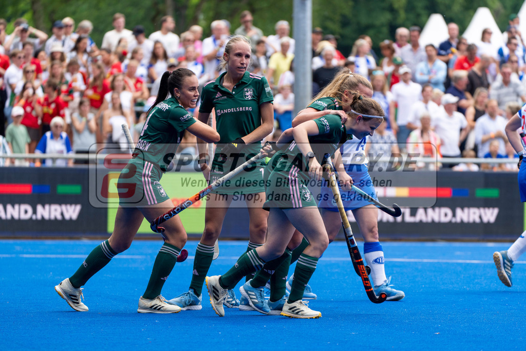 Final4_20250531-1422-HK107754 | Krefeld, Deutschland, 31.05.2025:  Feldhockey Final4 2025 – „Deutsche Feldhockey-Meisterschaften 2025“ im Gerd-Wellen-Hockeyanlage am 31.05.2025 in Krefeld, Deutschland. (Foto von Kramhöller/Fehrmann/Kaste)Krefeld, Germany, 31.05.2025: Feldhockey Final4 2025 – „Deutsche Feldhockey-Meisterschaften 2025“ in Gerd-Wellen-Hockeyanlage at 31.05.2025 in Krefeld, Deutschland. (Foto from Kramhöller/Fehrmann/Kaste)