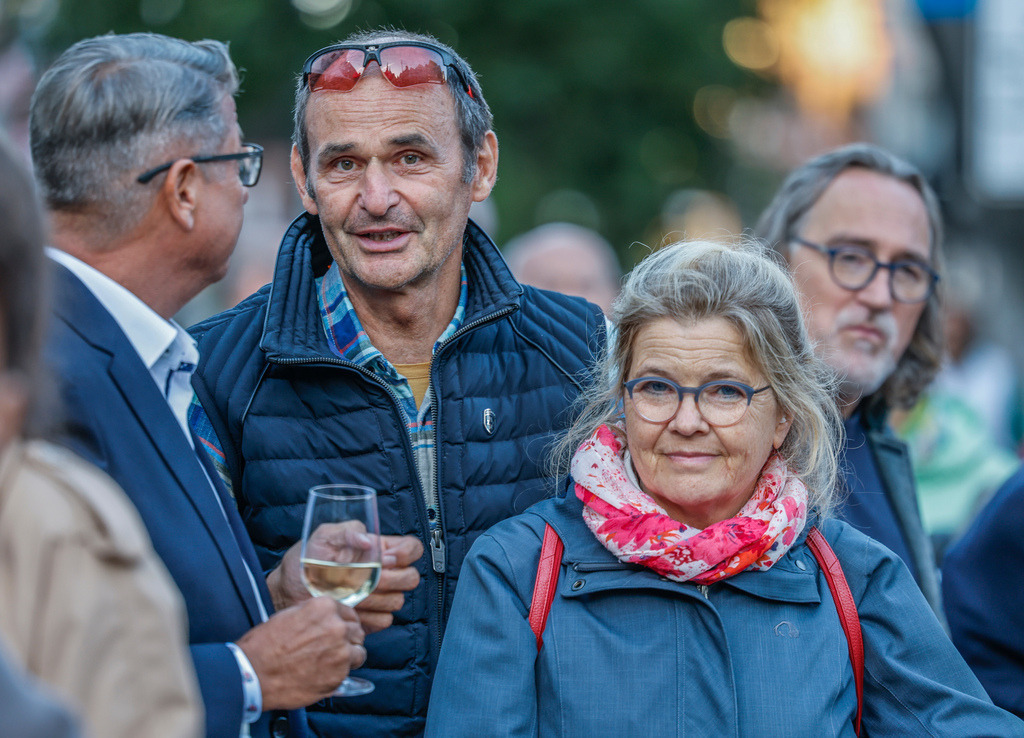 top-top.de 240913-207 | Foto, Video, Fotografie, Videografie, Fotobox, DJ, Discjockey, Musik, Musikbox, Veranstaltung, Photobooth, Amazon, Ebay, Buchtipp, Bestseller, Autor, Verlag, Buch, Wesel, Hamminkeln, NRW, Dinslaken, Rees, Drohne, Hochzeit, Party, Fotobox, Wesel, Fotograf