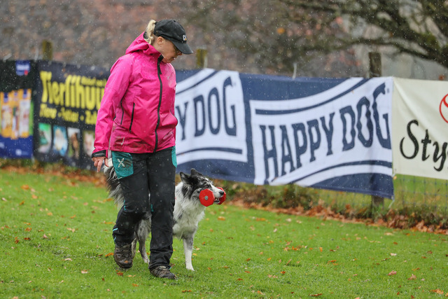 2025_Rally_Obedience_SM-133 | Ich fotografiere Hundeausstellungen, Sportanlässe, Zuchtstätten, Hundezucht, Hundeportrait, Lagotto - Realisiert mit Pictrs.com
