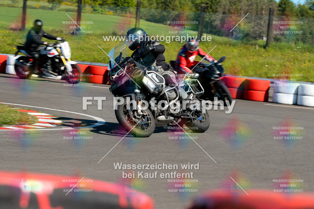 Moto-TeamOBK-21598 | Hier findet Ihr Bilder von Touristenfahrten auf der Nürburgring Nordschleife oder von anderen Veranstaltungen die ich besucht habe. Viel Spass beim Durch Schauen 
