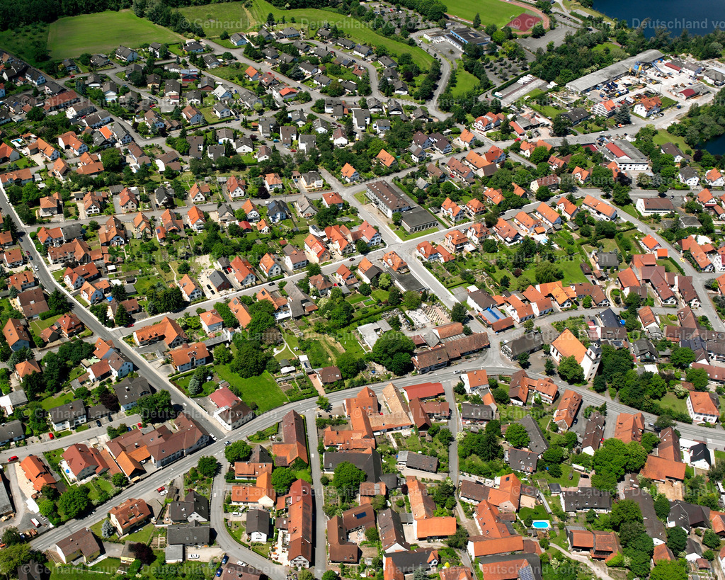 2626213 | AUENHEIM 09.06.2006 Wohngebiet einer Einfamilienhaus- Siedlung  in Auenheim im Bundesland Baden-Württemberg, Deutschland // Single-family residential area of settlement  in Auenheim in the state Baden-Wuerttemberg, Germany Foto: Gerhard Launer