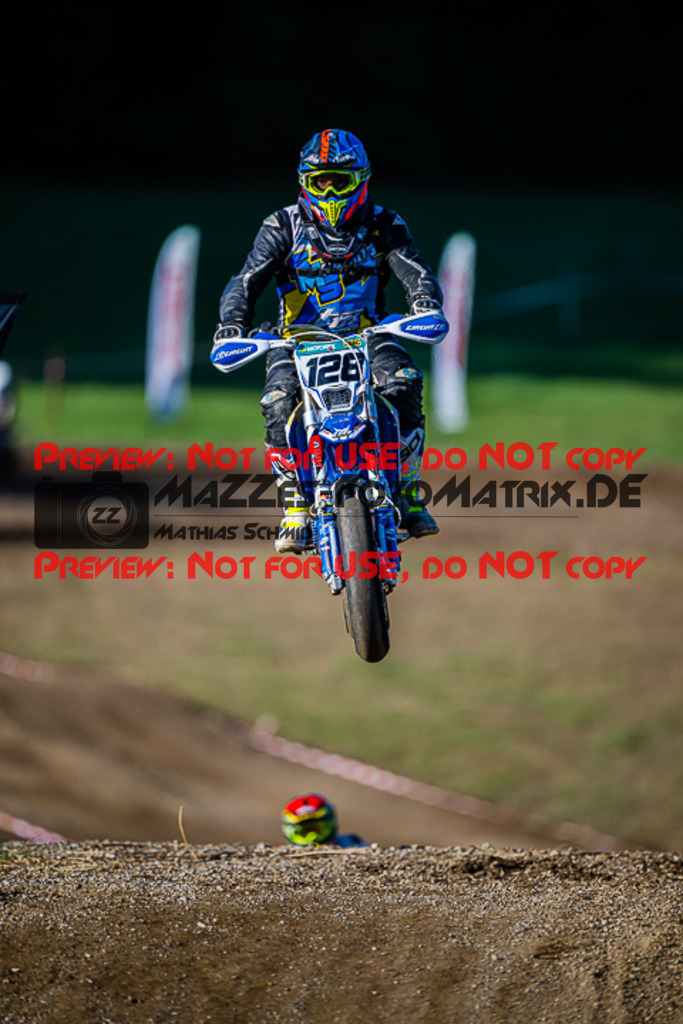 MaZZes_FotoMatrix_220903_9110 | UE40