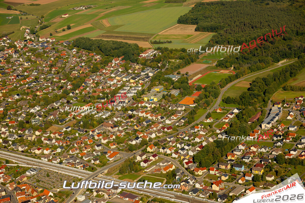Das Luftbild zeigt :  Breitengüßbach - Die Luftaufnahme wurde 2023 vom UL-Flugzeug aus erstellt ( keine Drohne ) - Hochauflösende Luftaufnahme - Für grossformatige Ausdrucke geeignet. Die Geschenkidee !Mit Lizenz und Bildrechte bestellbar