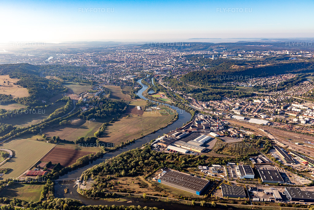 Vue aérienne: Conversion de puissance GE à Champigneulles dans le département Meurthe et Moselle, France. Photo: IMG_118148.jpg prise le 15/09/2019 par Werner Riehm/FLY-FOTO.eu – Résolution de l'original: 5472 x 3648 px