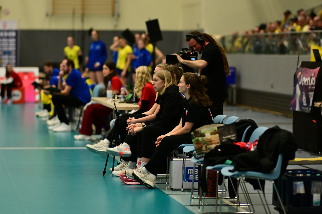 Volleyball I Frauen I Saison 2025-2026 I Bundesliga I 12. Spieltag I ETV Hamburger Volksbank Volleys - SSC Palmberg Schwerin | Der Sportfotograf. - Realisiert mit Pictrs.com