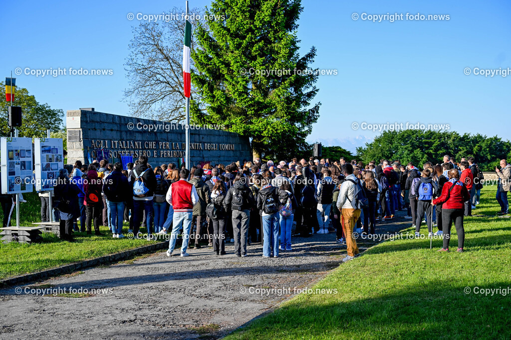 Internationale Gedenk- und Befreiungsfeier Gedenkstaette Mauthausen 2025_ 11.05.2025-2 | 11.05.2025, Mauthausen, AUT, Internationale Gedenk- und Befreiungsfeier Gedenkstaette Mauthausen 2025, 80 Jahre Befreiung KZ Mauthausen im Bild Besucher, Mahnmal, Gedenkstaette