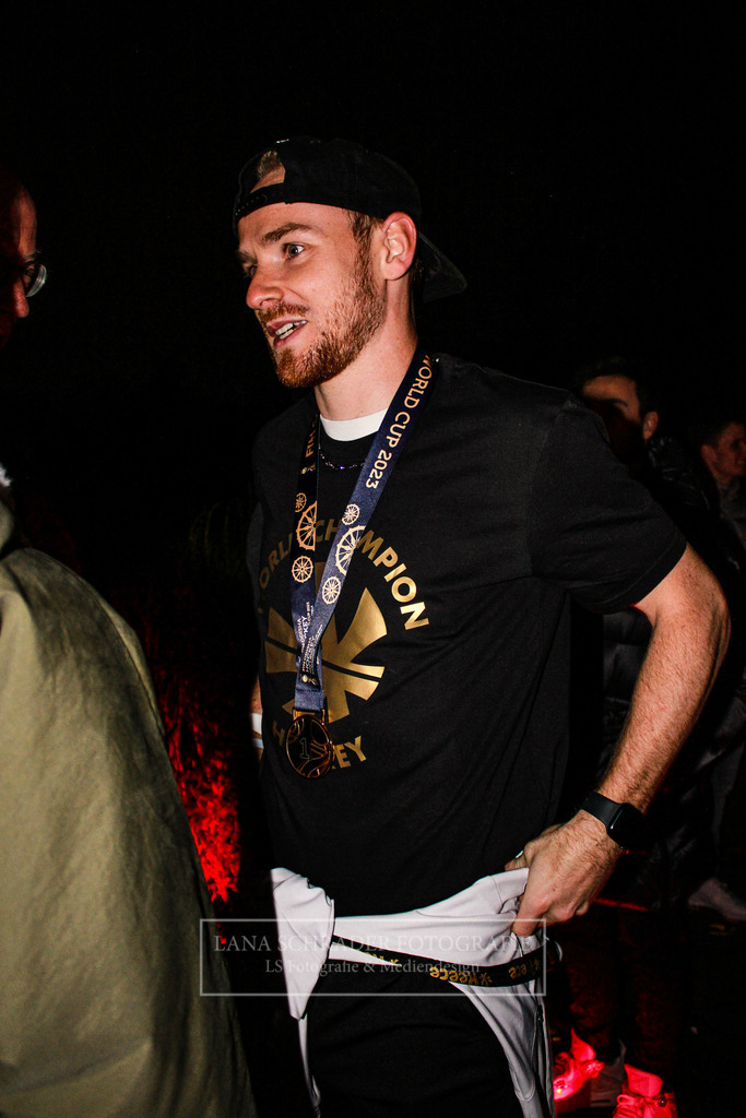 WM EMPFANG 30.01.23-120 | lanaschraderfotografie - Realisiert mit Pictrs.com