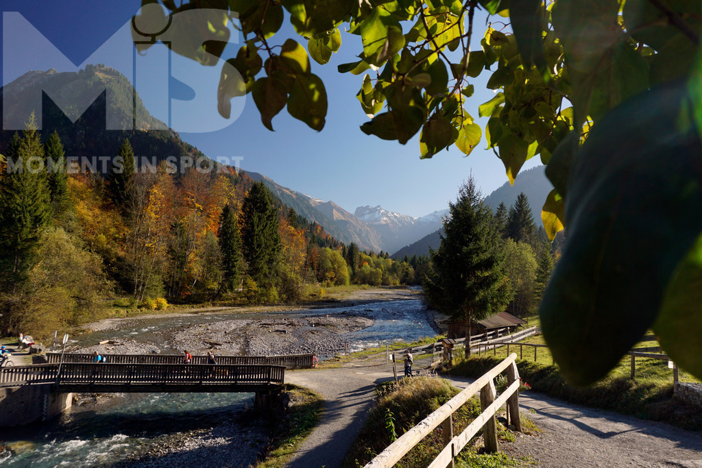 mis_171117rf02.JPG | 16.10.2017, Wandern im Trettachtal bei Oberstdorf im Allgäu (Bayern). - Realisiert mit Pictrs.com