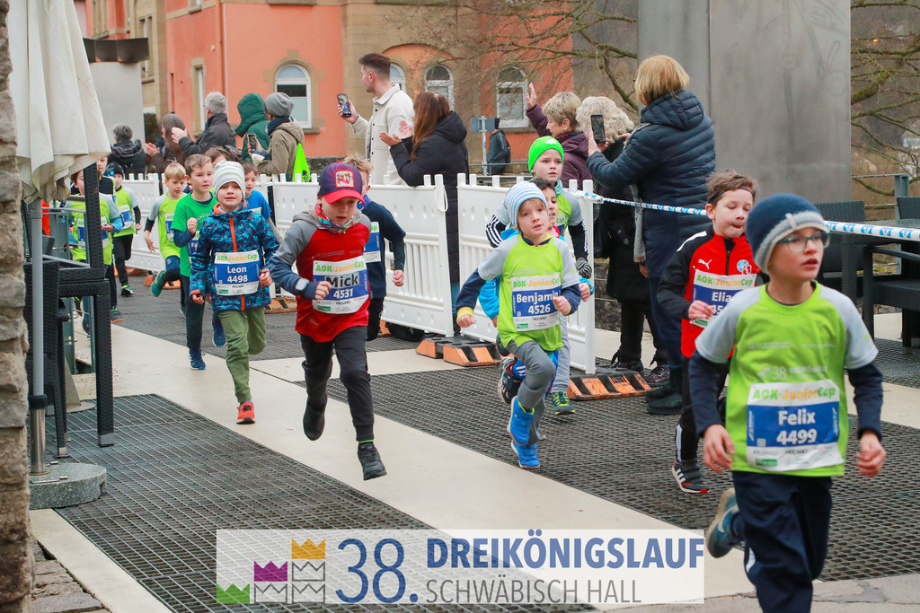 400m AOK Junior Cup | 3 Koenigslauf 2024 400m AOK Junior Cup - Realisiert mit Pictrs.com