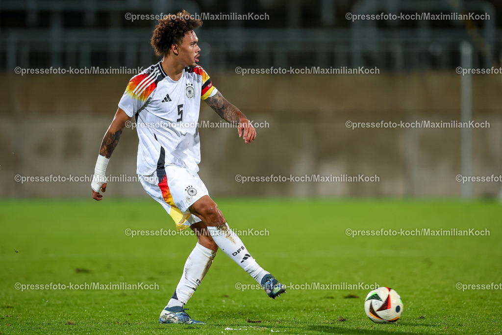 WUP14102402166 | 14.10.2024, Fußball, U20 Länderspiel Deutschland - Ghana, Stadion am Zoo, Wuppertal, Saison 2024 2025: Pharrel Nnamdi Collins (GER #5)