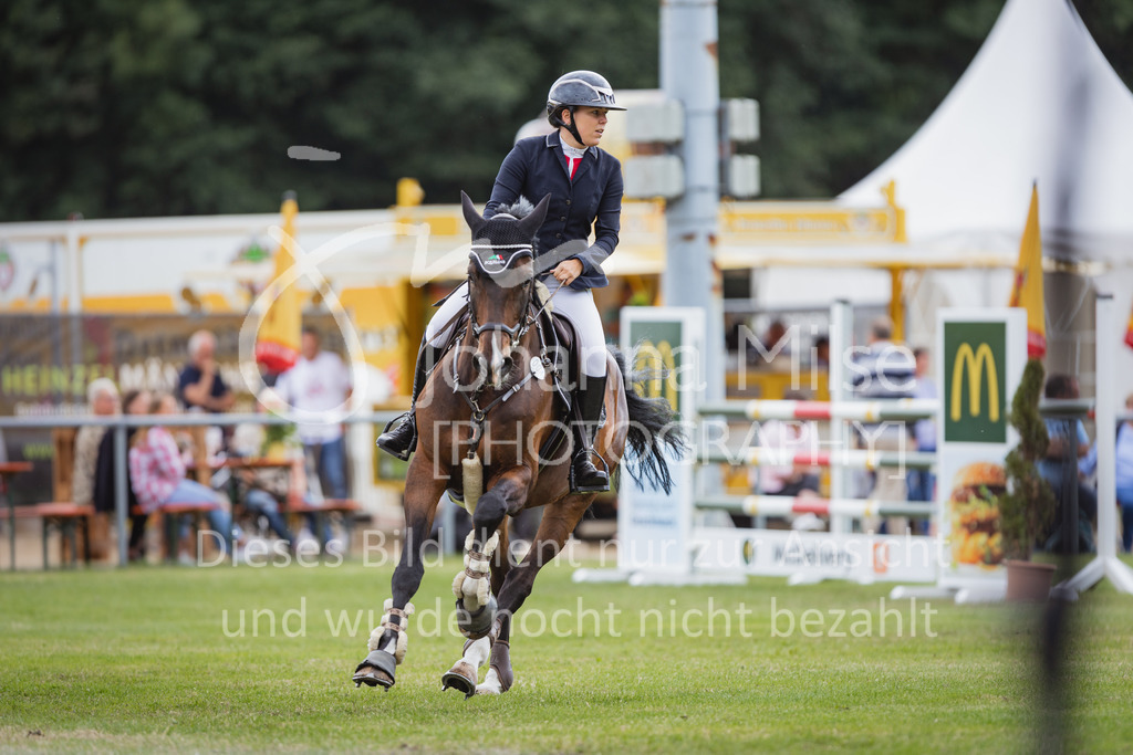220715_LC_Youngster-M-535 | Deine schönsten Turniermomente als professionelle Fotos! Entdecke hochwertige Pferdesport-Fotografie im Online-Shop. Jetzt Fotos finden & bestellen!