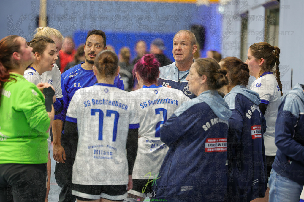 Frauen 2. Bezirksklasse, SG Rechtenbach - HSG Kleenheim/Langgöns III | Frauen 2. Bezirksklasse, SG Rechtenbach - HSG Kleenheim/Langgöns III am 16.11.2024 in Rechtenbach (Sporthalle Rechtenbach)Photo © 2024 - Jörg Heinrich - Realisiert mit Pictrs.com