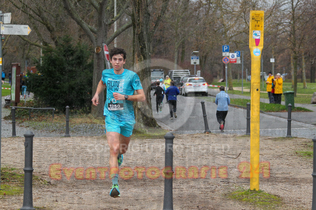 231231_1013_EV4_8136 | Sportfotografie im Rhein-Sieg Kreis, Köln, Bonn, NRW, Rheinland Pfalz, Hessen, etc. Unser Tätigkeitsfeld umfasst den Laufsport vom Volkslauf über den Marathon, Duathlon, Triathon bis zum Ultralauf wie Kölnpfad Ultra oder Schindertrail.