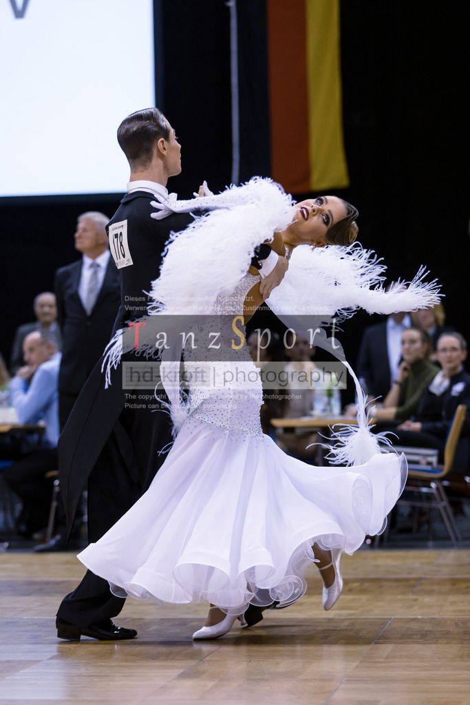 20241102_DM_HGR_Std_09475 | Tanzsportbilder, Standardtanz, Lateintanz, WDSF, DTV, LTVB, dancecomp, goc, hessen tanzt, blaues band der spree, walzer, tango, wiener walzer, slowfox, quickstepp, samba, rumba, cha-cha-cha, paso doble. jive, hd-kroft photography, turniertanzsport