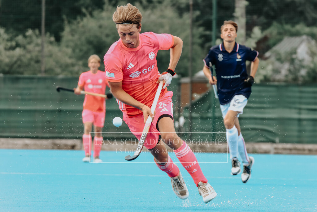 EM_MU18_F_GER-BEL_Lille_bearbeitet (1 von 7) | lanaschraderfotografie - Realisiert mit Pictrs.com