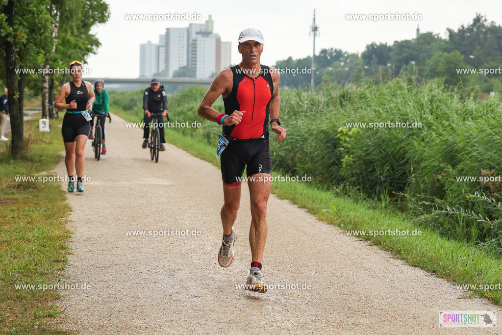 LUR_1782 | 34. M-net Erlanger Triathlon 2025 #erlangertriathlon  #mnettriathlon2025 #mnettriathlon #team #olympischedistanz #mitteldistanz #triathlon #maindonaukanal  #erlangertriathlon2025 #yourpictrs #tv1848 #tv1848erlangen  #triathlonbayern #sportinerlangen #demsportverbunden #sportshot_your_pictrs Copyright: www.sportshot.de