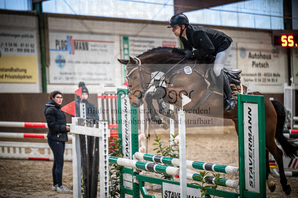Hallenreittunier Voxtrup 2023 | Entdecke hochwertige Reitturnierfotos von Foto Oger. Professionell, emotional und authentisch – jetzt Lieblingsmomente im Shop bestellen.Deutschlandweite Turnierfotografie. - Realisiert mit Pictrs.com