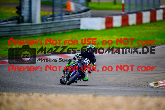 MaZZes_FotoMatrix_240717_6007705_8516 | GELB