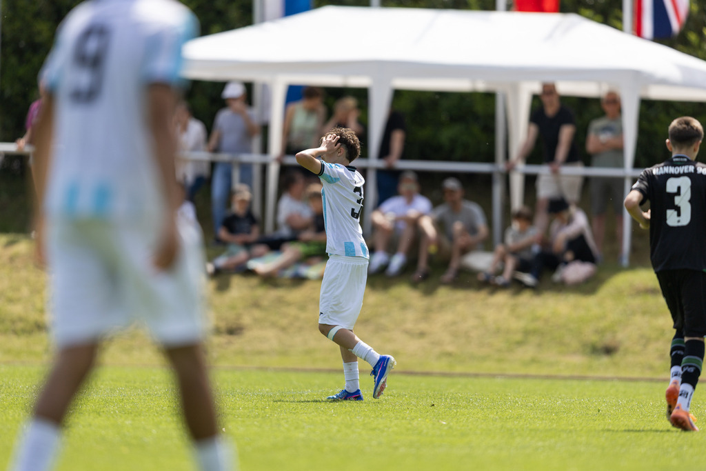 Fußball I Männer I 40. Pfingscup Hollage I 13073 | realhellocedii - Realisiert mit Pictrs.com