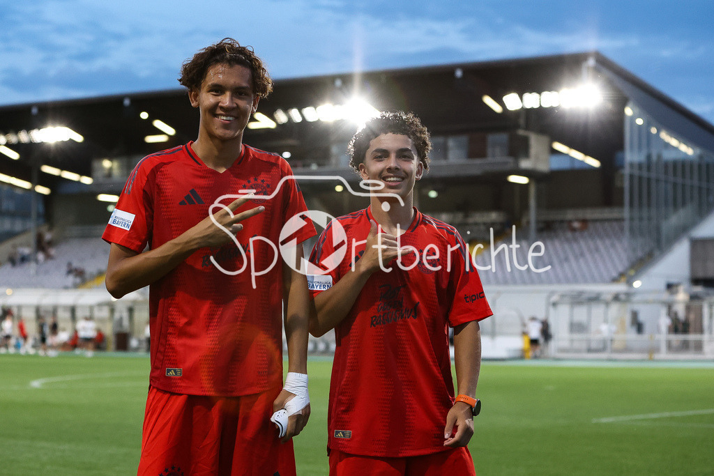 FC Bayern Amateure - SpVgg Ansbach | Im Bild v. l. Jason ECKL (FCB #19) und Jussef NASRAWE (FCB #20)
