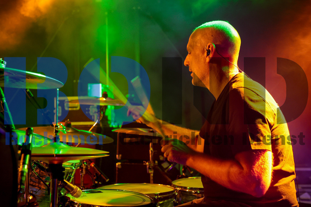 Purple Rising  {date} -  | {headline}(Foto: Sebastian Sendlak / BOND) - Realisiert mit Pictrs.com