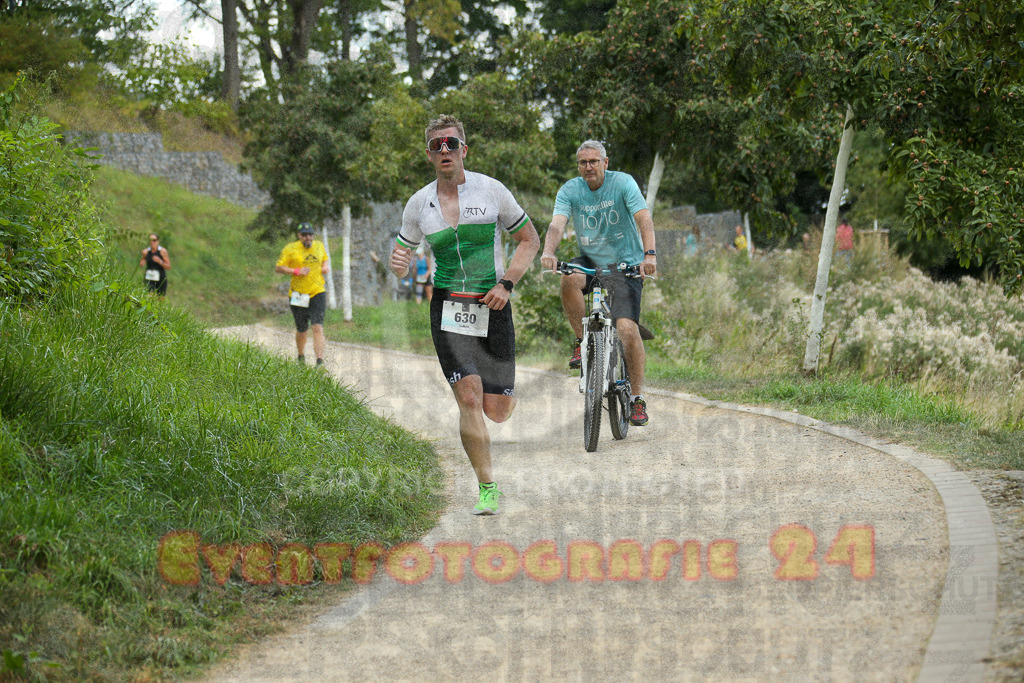 250824_1402_EX1_4769 | Sportfotografie im Rhein-Sieg Kreis, Köln, Bonn, NRW, Rheinland Pfalz, Hessen, etc. Unser Tätigkeitsfeld umfasst den Laufsport vom Volkslauf über den Marathon, Duathlon, Triathon bis zum Ultralauf wie Kölnpfad Ultra oder Schindertrail.