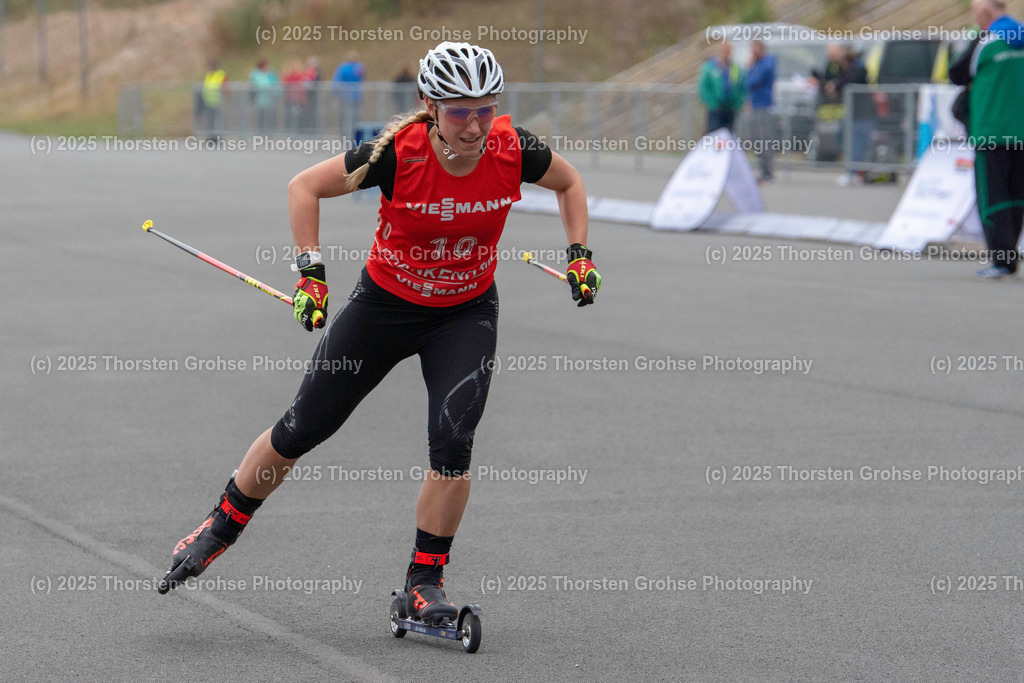 Deutsche Meisterschaften Biathlon | Deutsche Meisterschaften Biathlon, Speziallanglauf Frauen am 14.09.2018 in der DKB SKI ARENA in Oberhof, (Deutschland)

Bild: Fraebel Antonia vom WSV Asbach - Realisiert mit Pictrs.com