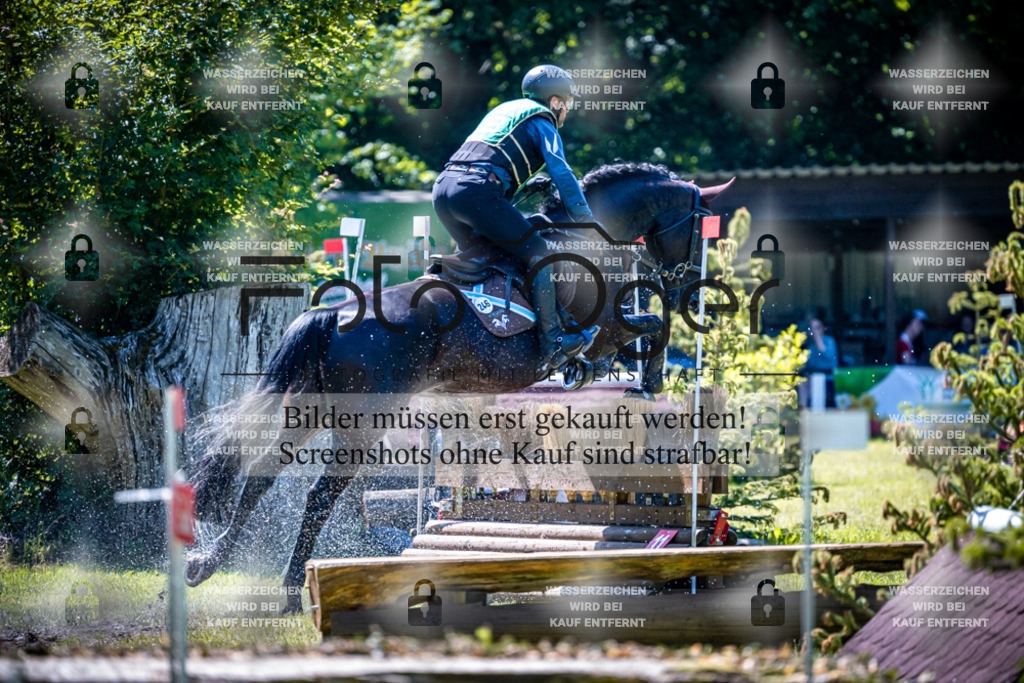 A1_Vielseitigkeitsturnier Melle Oldendorf-15c-0179 | Entdecke hochwertige Reitturnierfotos von Foto Oger. Professionell, emotional und authentisch – jetzt Lieblingsmomente im Shop bestellen.Deutschlandweite Turnierfotografie. - Realisiert mit Pictrs.com