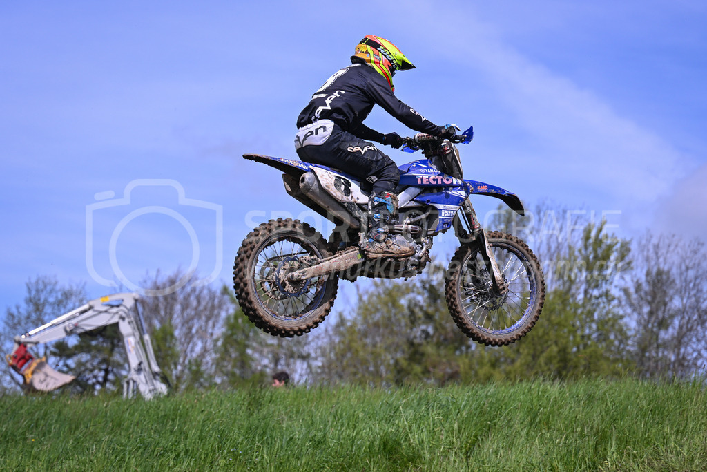 Motocross Schlatt bei Winterthur - 29. April 2023 | #8 Steiger Andreas aus Elsau (CH) auf Yamaha in der Kategorie Hobby Open am Motocross Schlatt bei Winterthur, 29. April 2023.
Instagram: @mx_schlatt | @mc_wila | @sam_schweiz
Bild: Sportfotografie Markus Aeschimann | www.markus-aeschimann.ch - Realisiert mit Pictrs.com