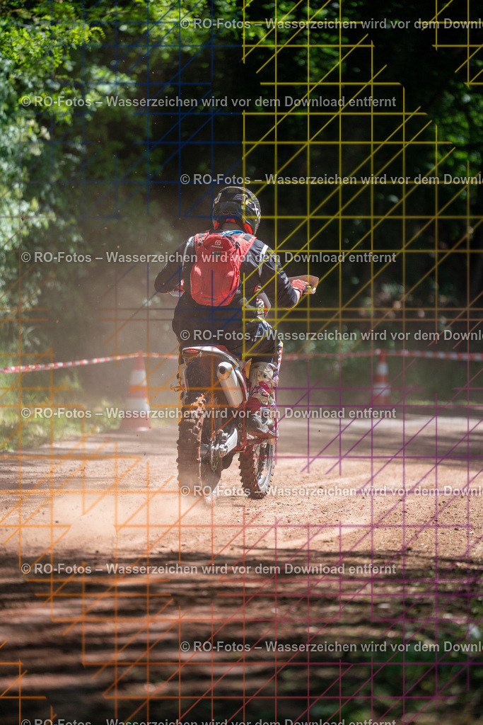 Wolfshausen 2 Lauf -1133 | Sportfotografie von RO-Fotos: Motorsport, Motocross, Enduro, Laufveranstaltungen und Triathlon. Professionelle Fotos von Sportlern und Events. - Realisiert mit Pictrs.com
