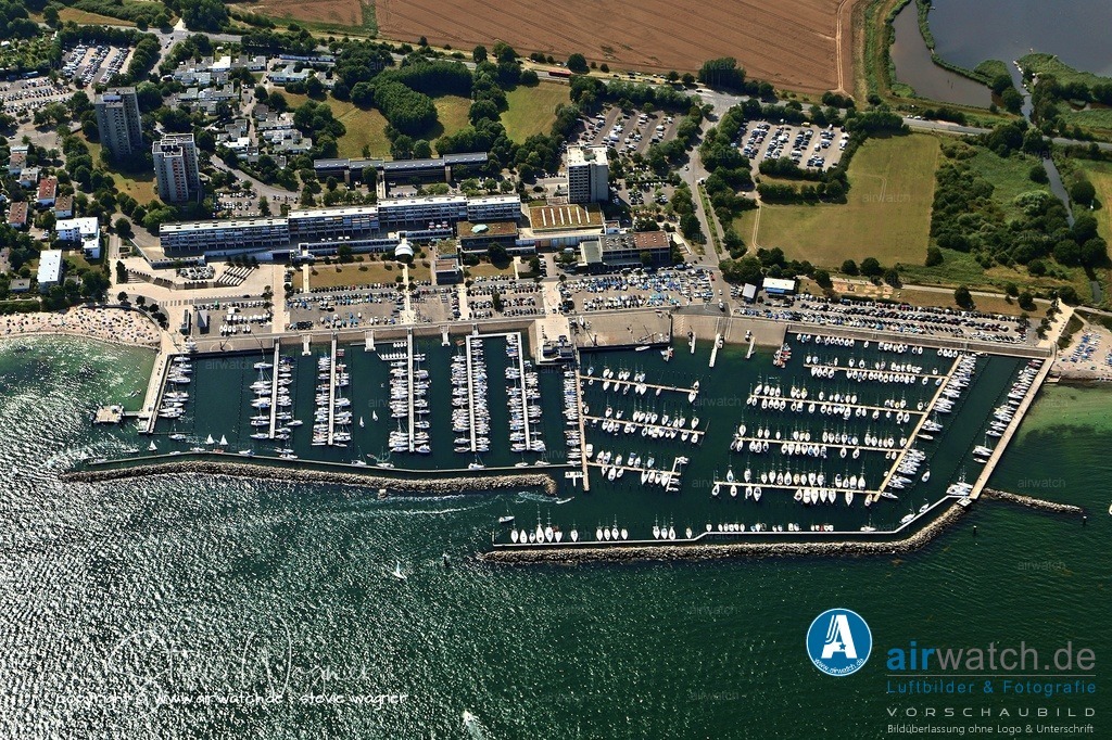 Luftbild Kiel-Schilksee Segelfeuerwerk | Ein besonderes Highlight ist das Segelfeuerwerk in Schilksee, das traditionell am Mittwoch der Festwoche (voraussichtlich der 24. Juni 2026) stattfindet.