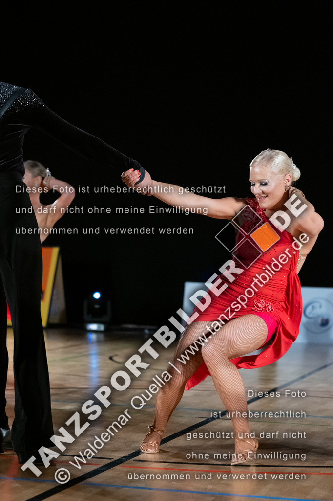 20250504-11069 | Hier finden Sie Tanz Bilder vom Latein und Standard Formationen tanzen. Sportbilder vom Tanzsport. Schöne Fotos und von Weltmeisterschaft, Europameisterschaft, Bundesliga, Regionalliga, Oberliga und Landesliga sowie von GOC Stuttgart, DanceComp, WM Bremen