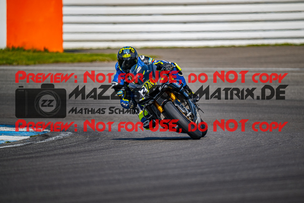 MaZZes_FotoMatrix_230410_6144 | WEISS