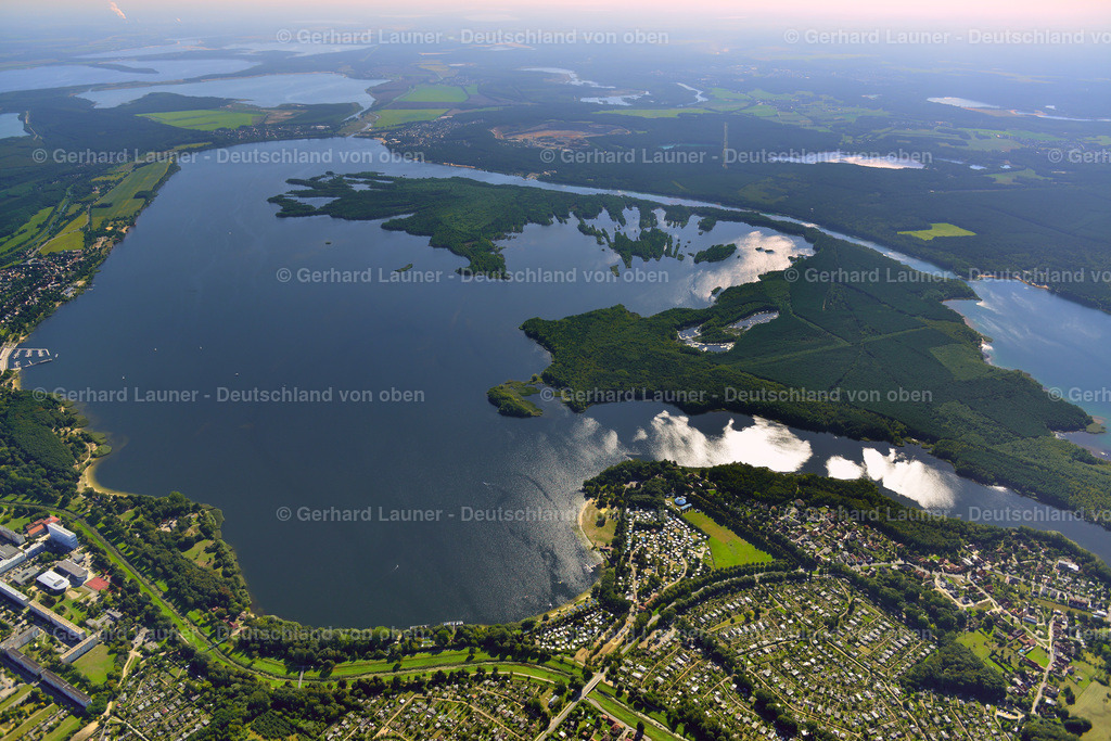 3637014 | BRAUNSBEDRA 08.09.2021 Rekultivierung der ehemaligen Tagebau - Fläche an den Uferbereichen des Sees " Geiseltalsee " in Braunsbedra im Bundesland Sachsen-Anhalt, Deutschland. // Open pit re cultivation on the shores of the lake " Geiseltalsee " in Braunsbedra in the state Saxony-Anhalt, Germany. Foto: Gerhard Launer