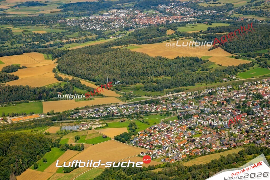 Das Luftbild zeigt :  Ostelsheim - Die Luftaufnahme wurde 2024 vom UL-Flugzeug aus erstellt ( keine Drohne ) - Hochauflösende Luftaufnahme - Für grossformatige Ausdrucke geeignet. Die Geschenkidee !Mit Lizenz und Bildrechte bestellbar
