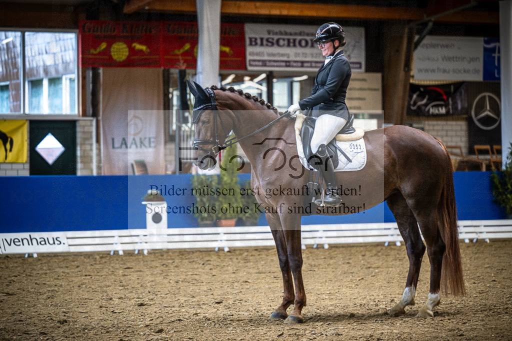 DOS_1594 | Entdecke hochwertige Reitturnierfotos von Foto Oger. Professionell, emotional und authentisch – jetzt Lieblingsmomente im Shop bestellen.Deutschlandweite Turnierfotografie. - Realisiert mit Pictrs.com