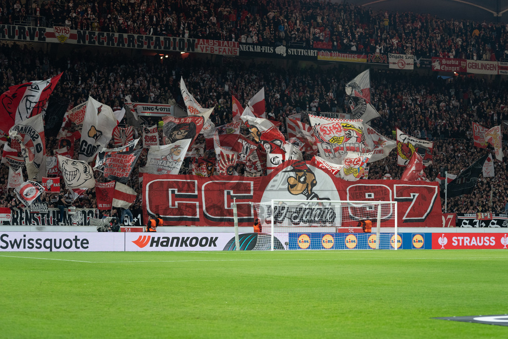 VfB Stuttgart vs. FC Porto, Fussball, Europa League, Achtelfinale, Hinspiel, 12.03.2026 | Choreo des VfB Stuttgart,VfB Stuttgart vs. FC Porto, Fussball, Europa League, Achtelfinale, Hinspiel, 12.03.2026Foto: photosbyphips/Philip Ziegler