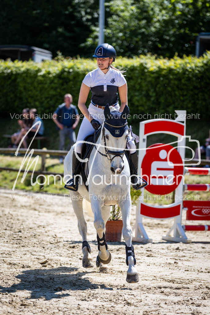Donop24-Stil-L-090 | MomenTaufnahmen Pferdesportfotos