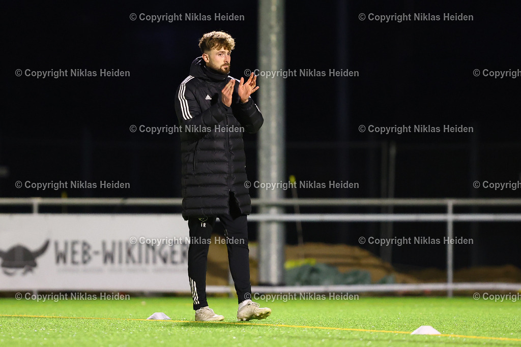 NH_FCKiliaKiel_TuSRotenhof_FlensOberliga_18032026 | Henning Knuth (Trainer, TuS Rotenhof)Fußball I Herren I Flens Oberliga I Saison 2025-2026 I 18. Spieltag I FC Kilia Kiel - TuS Rotenhof I 18.03.2026 I Kilia Stadion