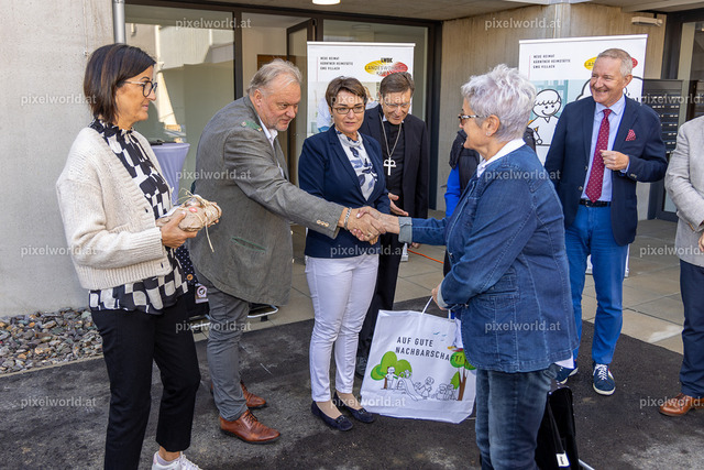 Schlüsselübergabe - Wohnhaus Dr. Walter Domenigweg | Bildershop von pixelworld.at - Realisiert mit Pictrs.com