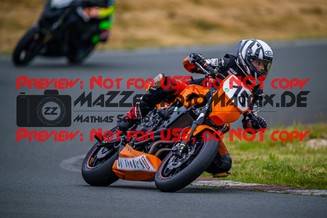 MaZZes_FotoMatrix_220723_1115 | TWIN