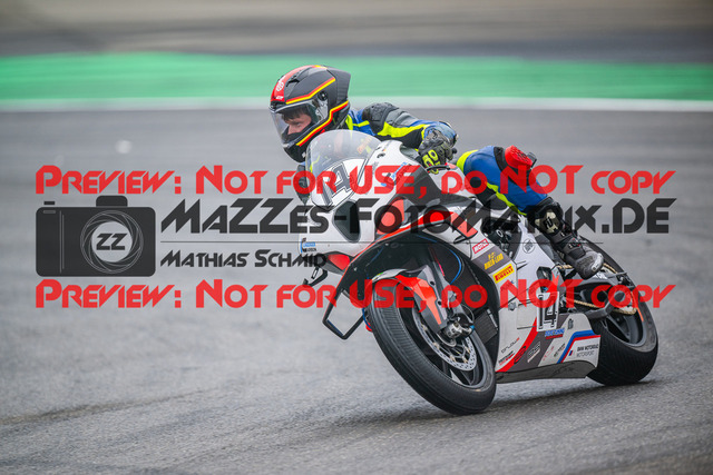 MaZZes_FotoMatrix_240830_6007705_1145 | STK1000