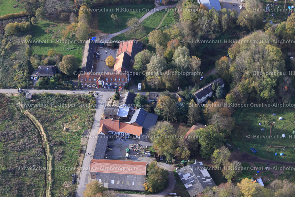Luftbild Erkelenz _ Jülich _ Hambacher Forst_ Lützerath ist ein Weiler der Stadt Erkelenz Braukohle_ Tagebau_Garzweiler-8622 | Luftbildfotografie Hermann Klöpper - Realisiert mit Pictrs.com