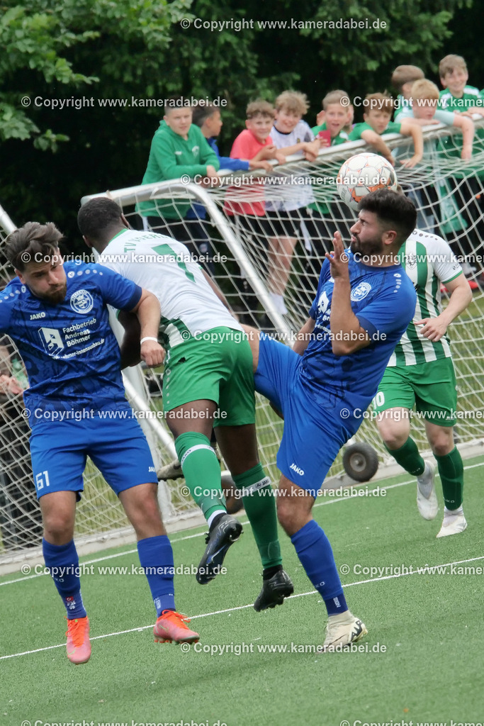 Fußball : Bezirksliga : TV Voerde - FC Sterkrade 72 | Fußball : Bezirksliga : TV Voerde - FC Sterkrade 72 am 25.05.2025 in Voerde - Realisiert mit Pictrs.com