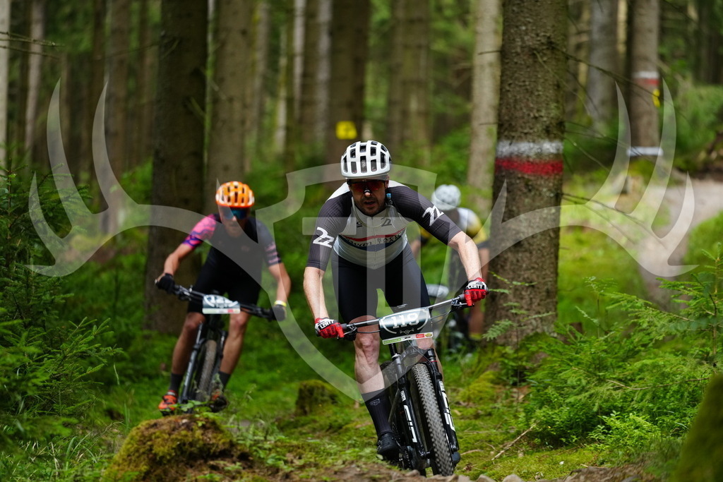 FC100181 | Fotogalerie der Treibjagd im Dunkelwald - Dein MTB Etappenrennen im Erzgebirge - Realisiert mit Pictrs.com