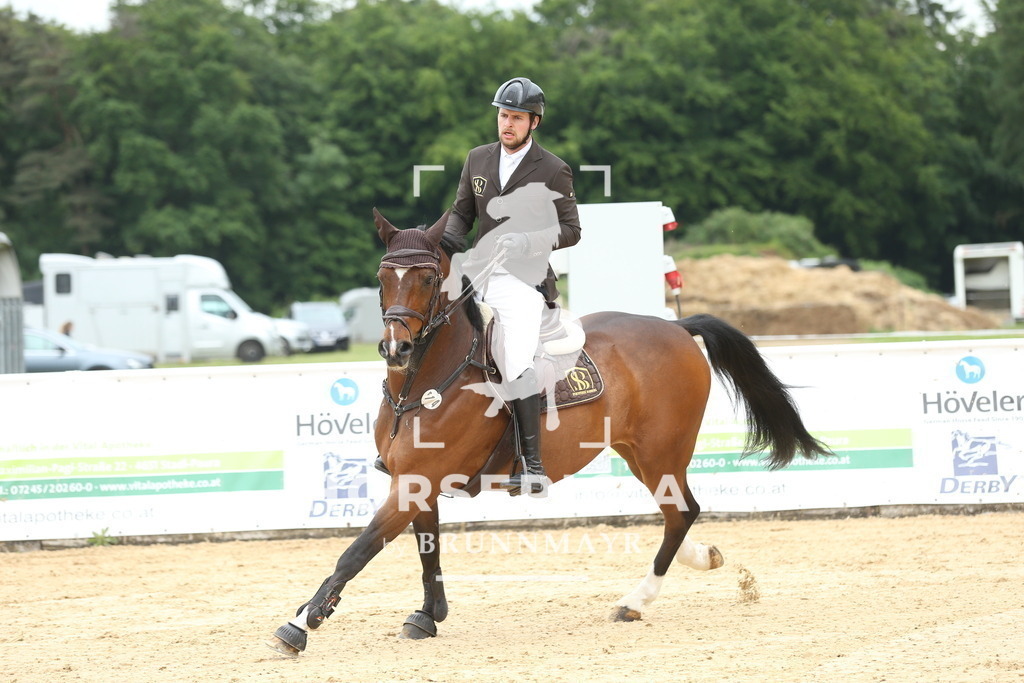 DL2Q2683 | Willkommen bei Brunnmayr - Design & Fotografie – Ihrem Spezialisten für Reitturniere und Pferdeveranstaltungen in Oberösterreich, Salzburg und Bayern! Seit über 17 Jahren sind wir leidenschaftlich dabei.